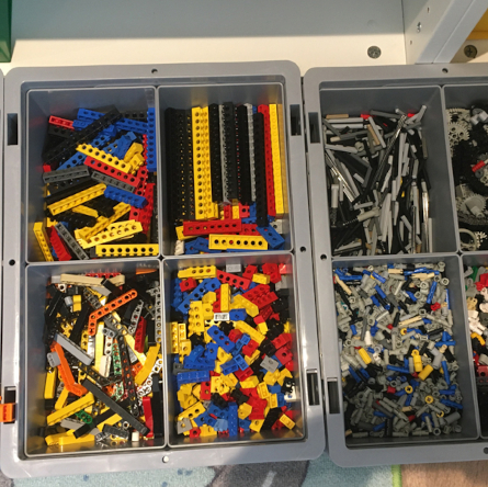 LEGO in Einsatzkästen von Eurobox